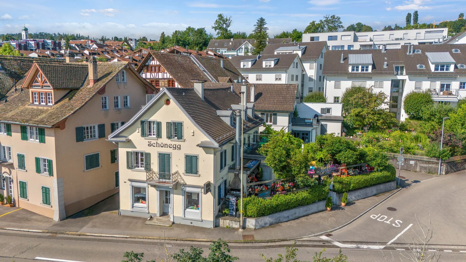 Wohn- und Geschäftsliegenschaft in einer Zürcher Seegemeinde